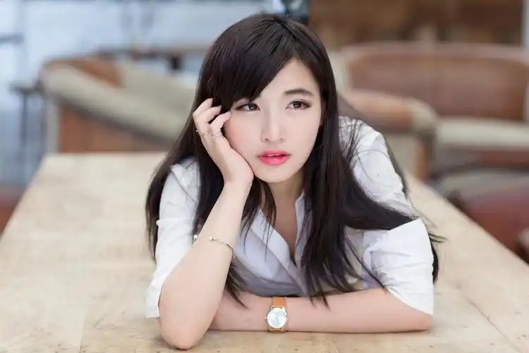 掌柜力推G级感冲锋衣情感外套女2025长腿青年视频