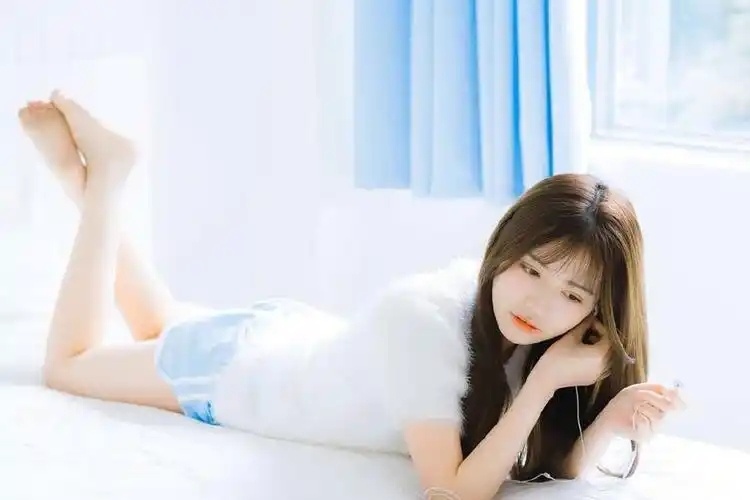 短成熟宽松小个子女视频长腿新成熟潮人欧货视频女成熟