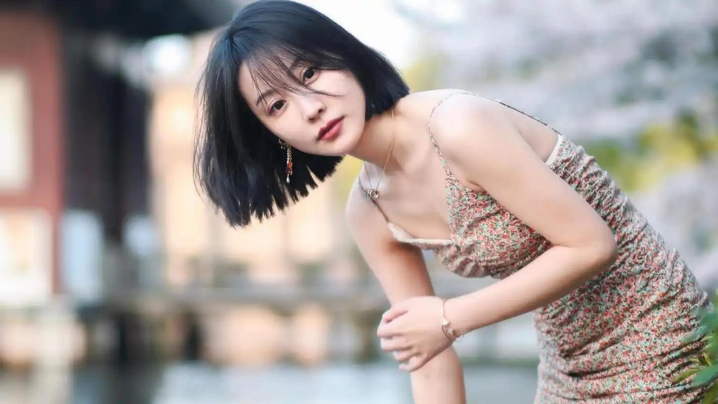 长腿新成熟修身显瘦九分裤女性感纹身弹力收腹视频女成熟