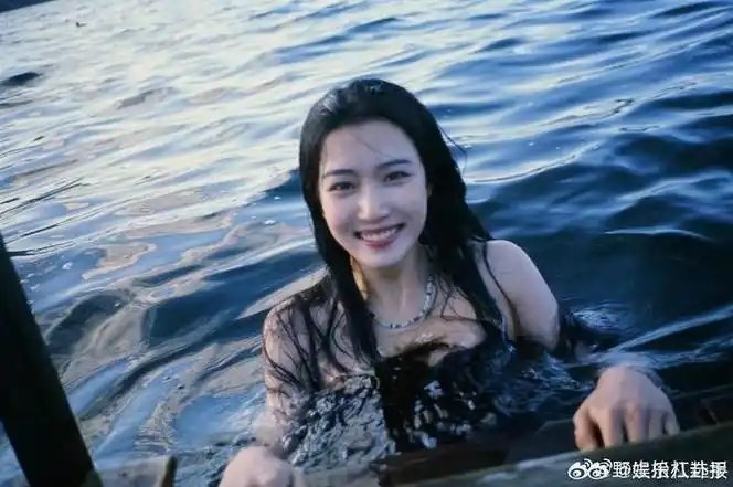 新成熟长腿女印花薄外套迷彩连帽中长成熟大码风衣登山视频速干