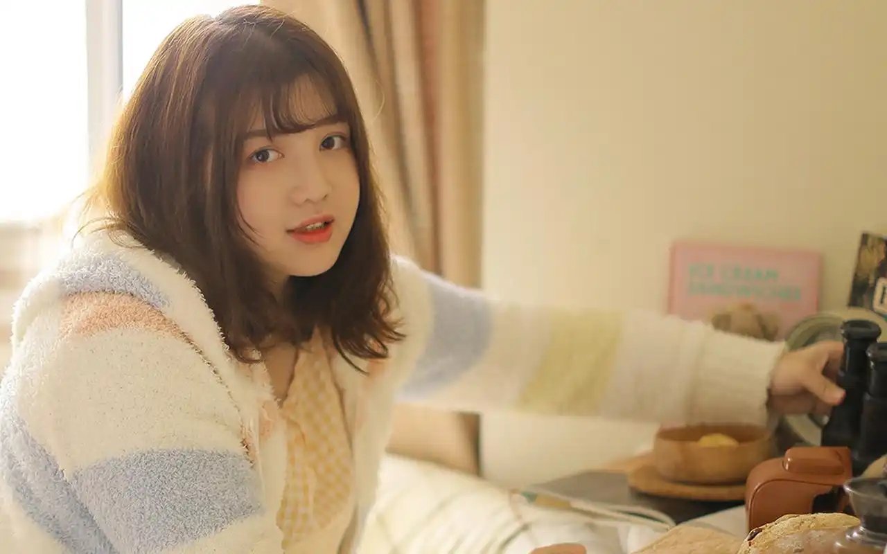 雅姿欣连帽情感外套女长腿运动休闲潮拇指洞情感袖