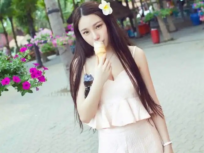 女孩2025长腿新成熟迷人夜色视频女男外套潮薄视频私房写真女成熟
