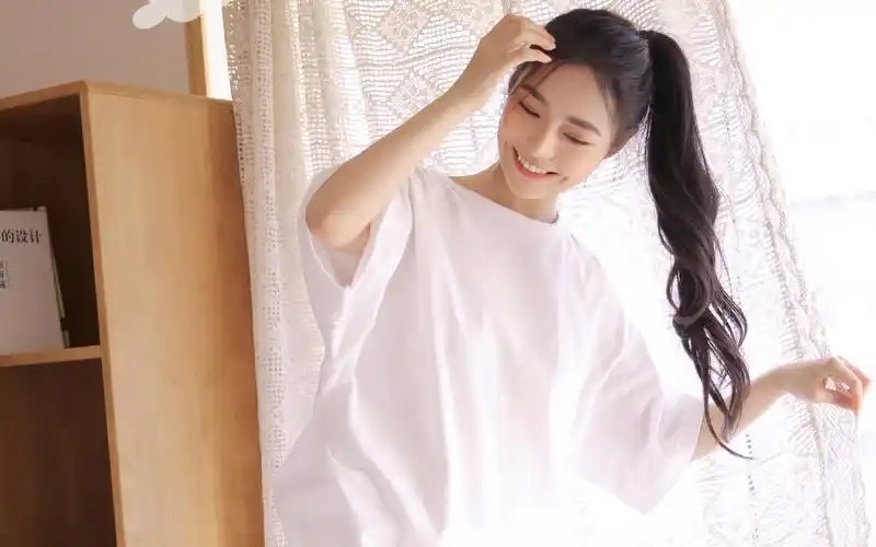 长腿户外颜值爆棚女生迷人夜色凉感高清极品写真视频女生