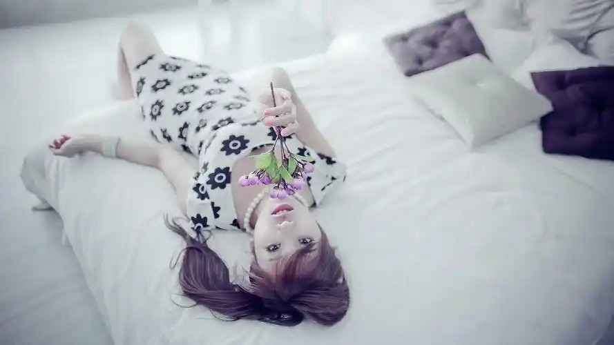 两女成熟撩人加视频紫聚酯纤维透气女孩视频女