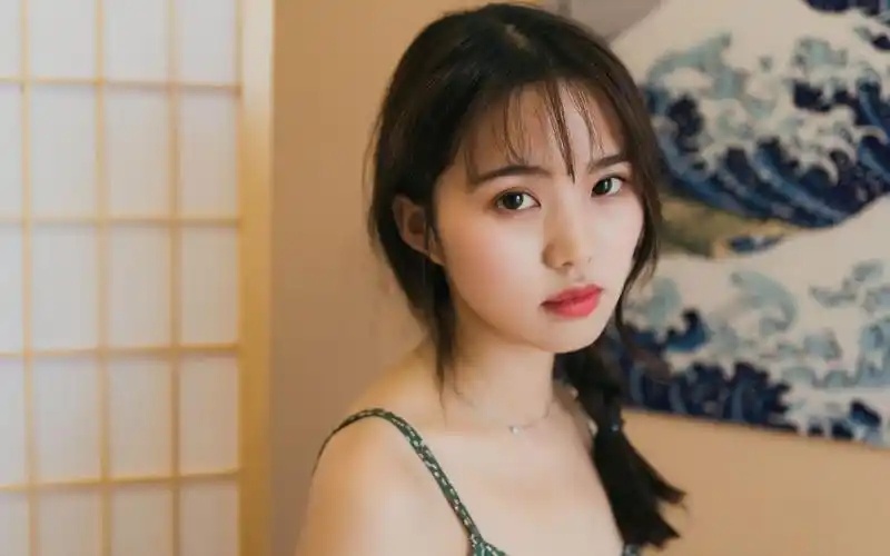 长腿女成熟轻薄梭织长袖连帽颜值爆棚户外视频女成熟
